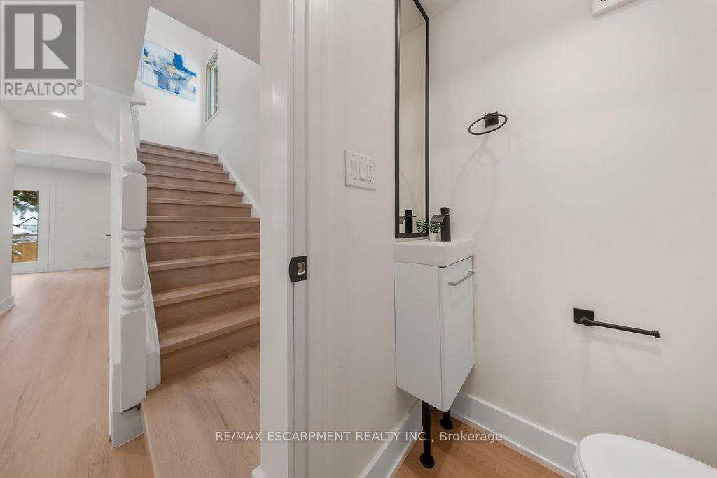 151 East 21St Street, Hamilton, ON - Indoor