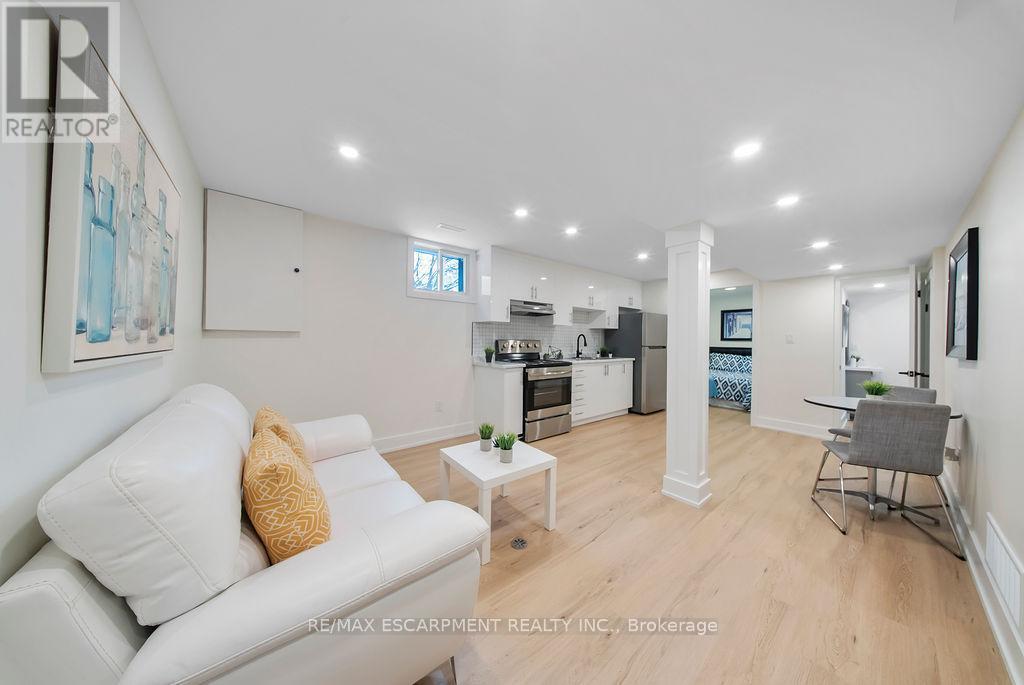 151 East 21St Street, Hamilton, ON - Indoor