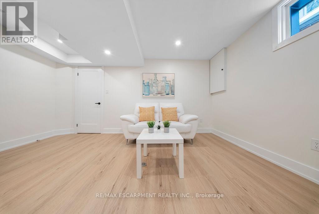 151 East 21St Street, Hamilton, ON - Indoor