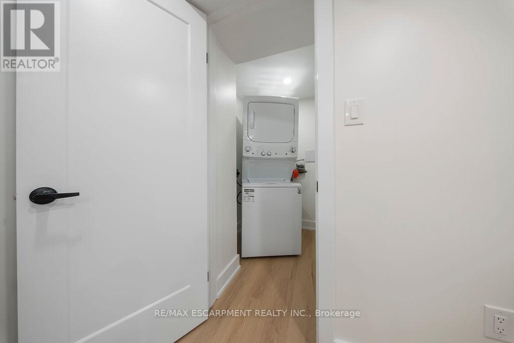 151 East 21St Street, Hamilton, ON - Indoor Photo Showing Laundry Room
