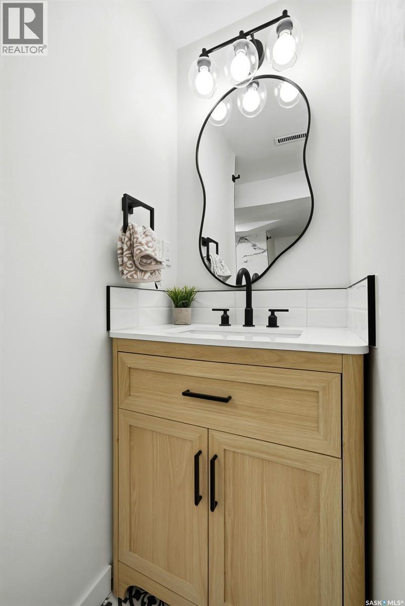 96 Bobolink Bay, Regina, SK - Indoor Photo Showing Bathroom