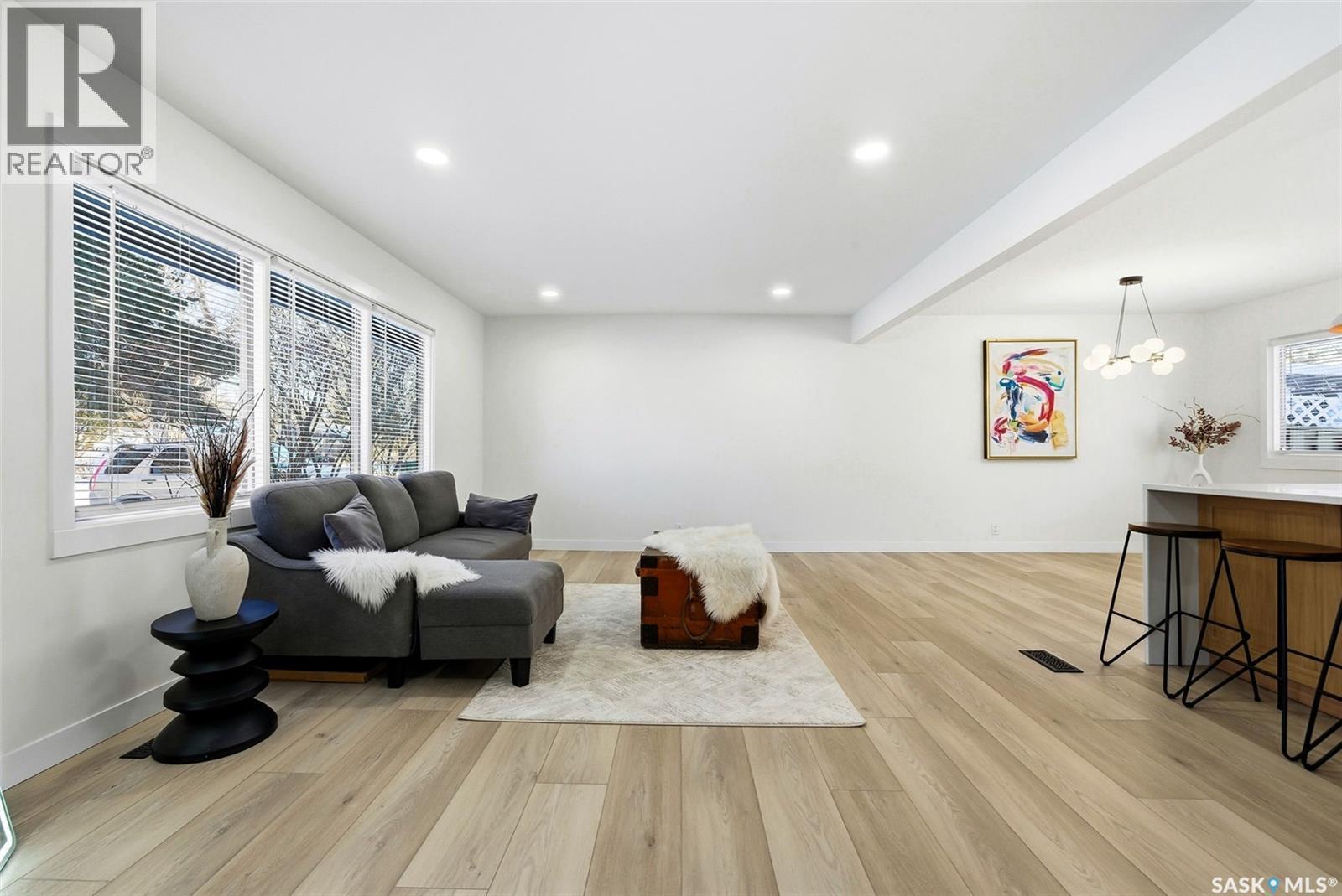 96 Bobolink Bay, Regina, SK - Indoor