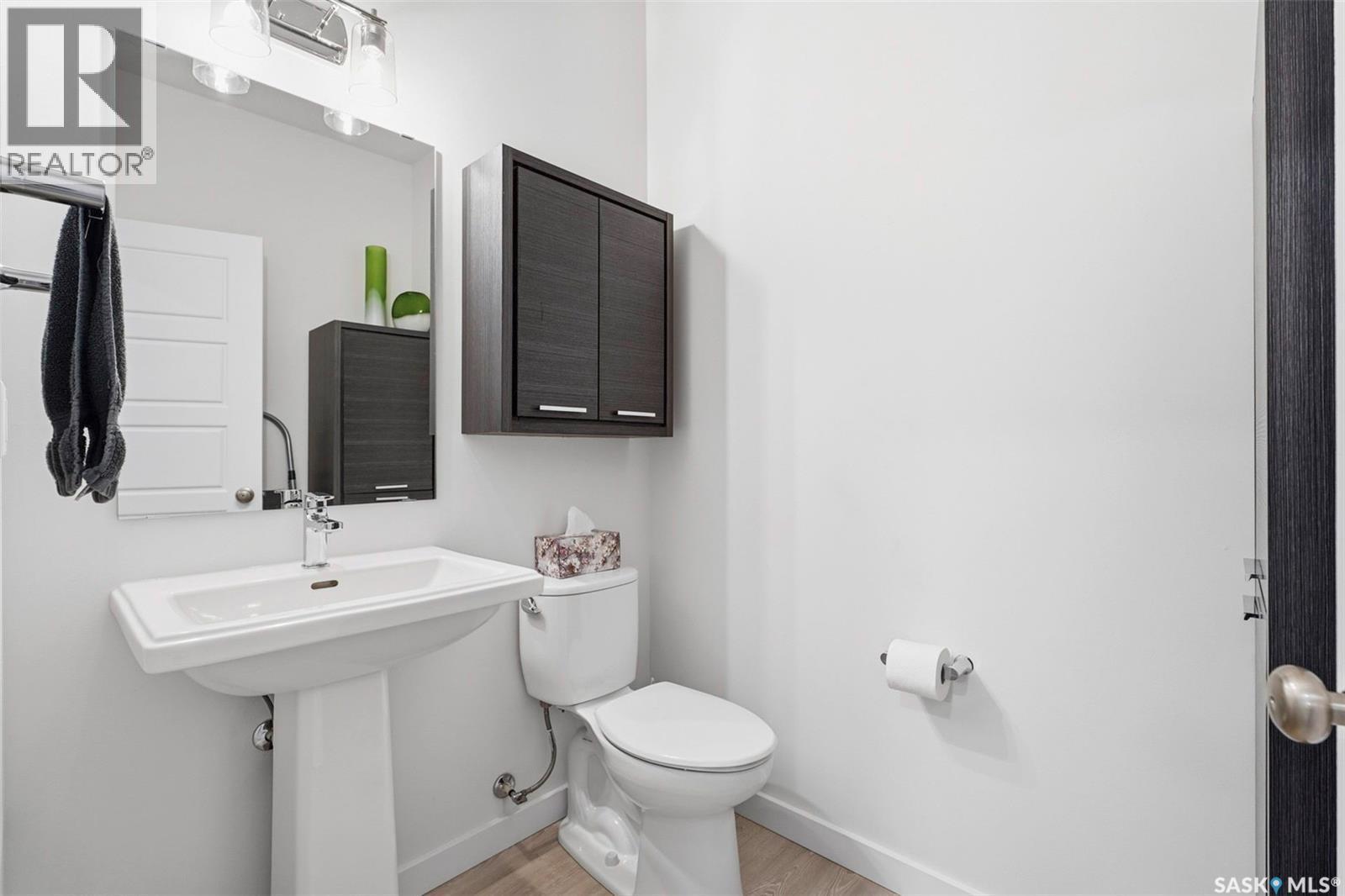 112 Forsey Avenue, Saskatoon, SK - Indoor Photo Showing Bathroom