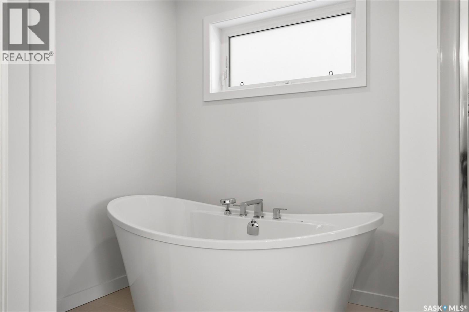 112 Forsey Avenue, Saskatoon, SK - Indoor Photo Showing Bathroom