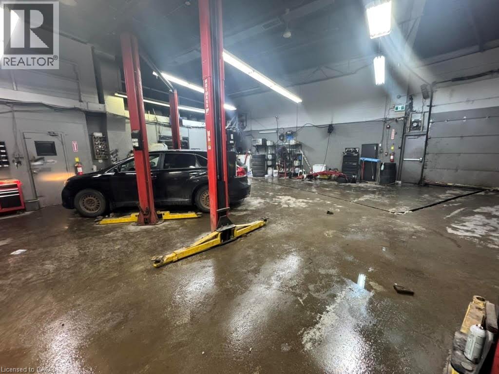 View of garage - 1659 Victoria Street N, Kitchener, ON