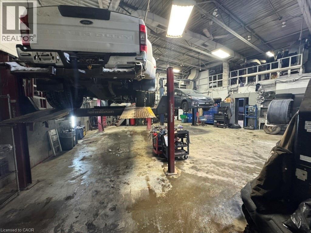 View of garage - 1659 Victoria Street N, Kitchener, ON