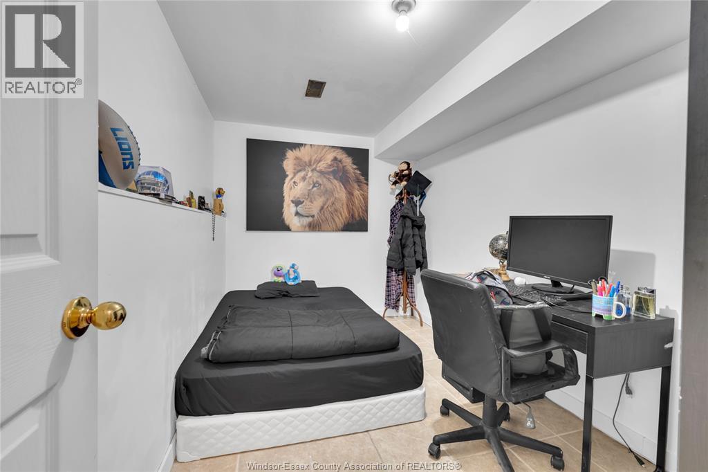 1812 Vicky Circle, Windsor, ON - Indoor Photo Showing Office