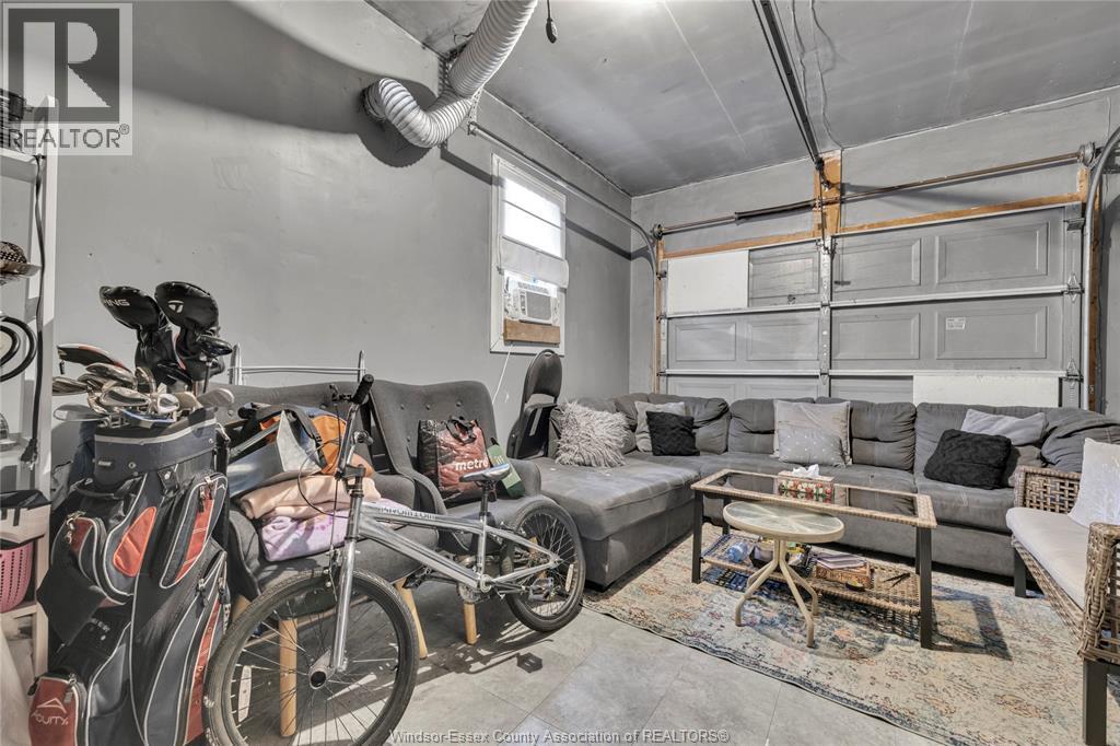 1812 Vicky Circle, Windsor, ON - Indoor