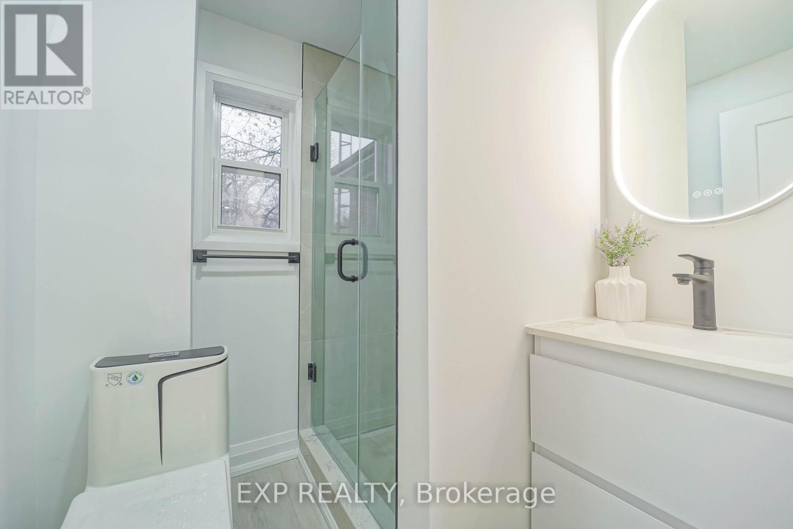 47 Eldon Avenue, Toronto, ON - Indoor Photo Showing Bathroom