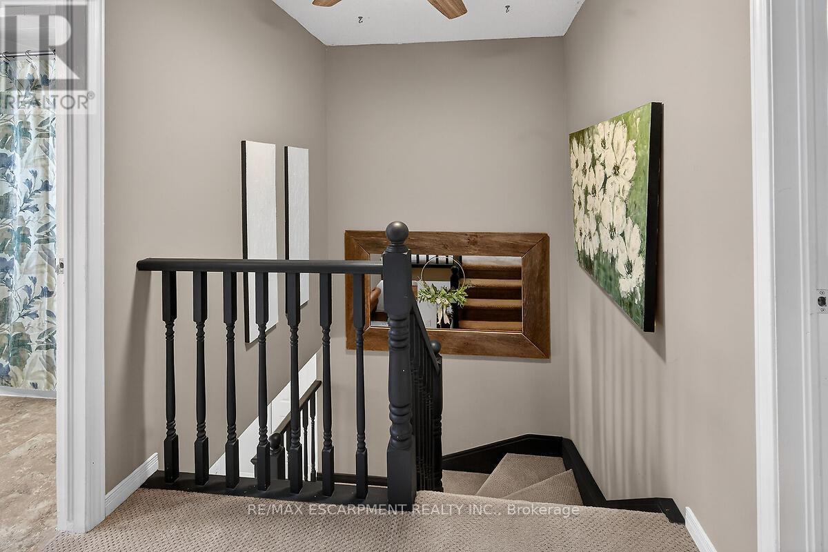 8316 Twenty Road E, Hamilton, ON - Indoor Photo Showing Other Room