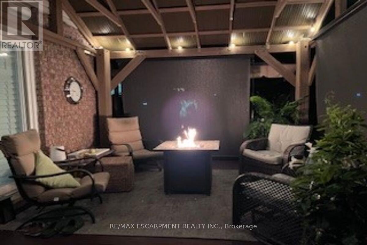 8316 Twenty Road E, Hamilton, ON - Indoor