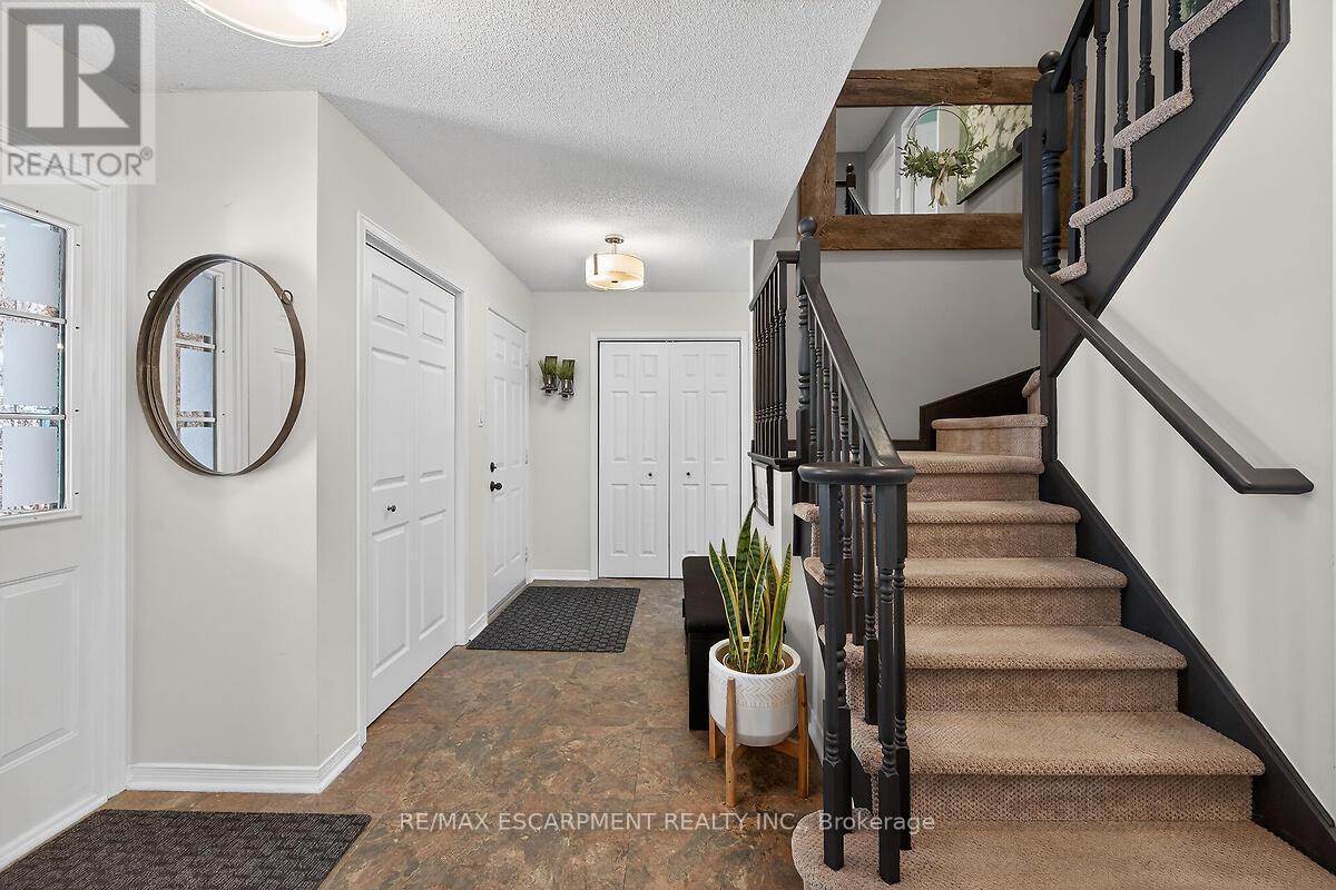 8316 Twenty Road E, Hamilton, ON - Indoor Photo Showing Other Room
