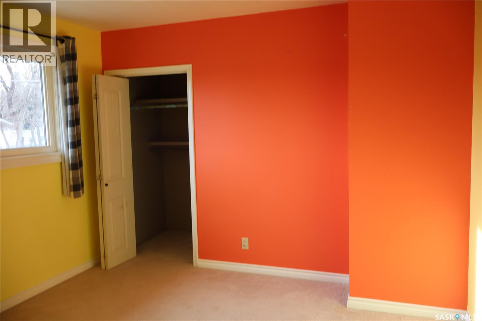 2 3Rd Street E, Willow Bunch, SK - Indoor Photo Showing Other Room