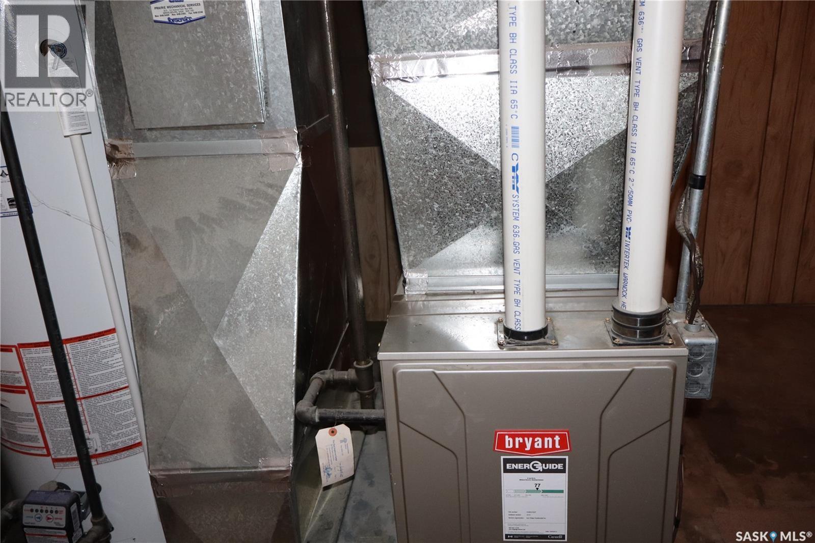 2 3Rd Street E, Willow Bunch, SK - Indoor Photo Showing Basement