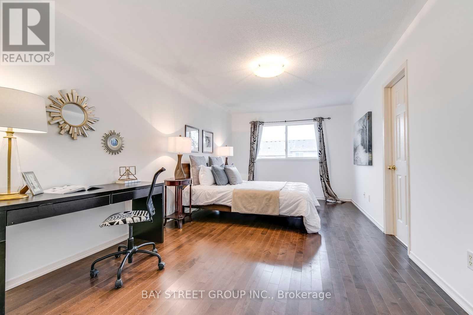 5166 Des Jardines Drive, Burlington, ON - Indoor Photo Showing Bedroom
