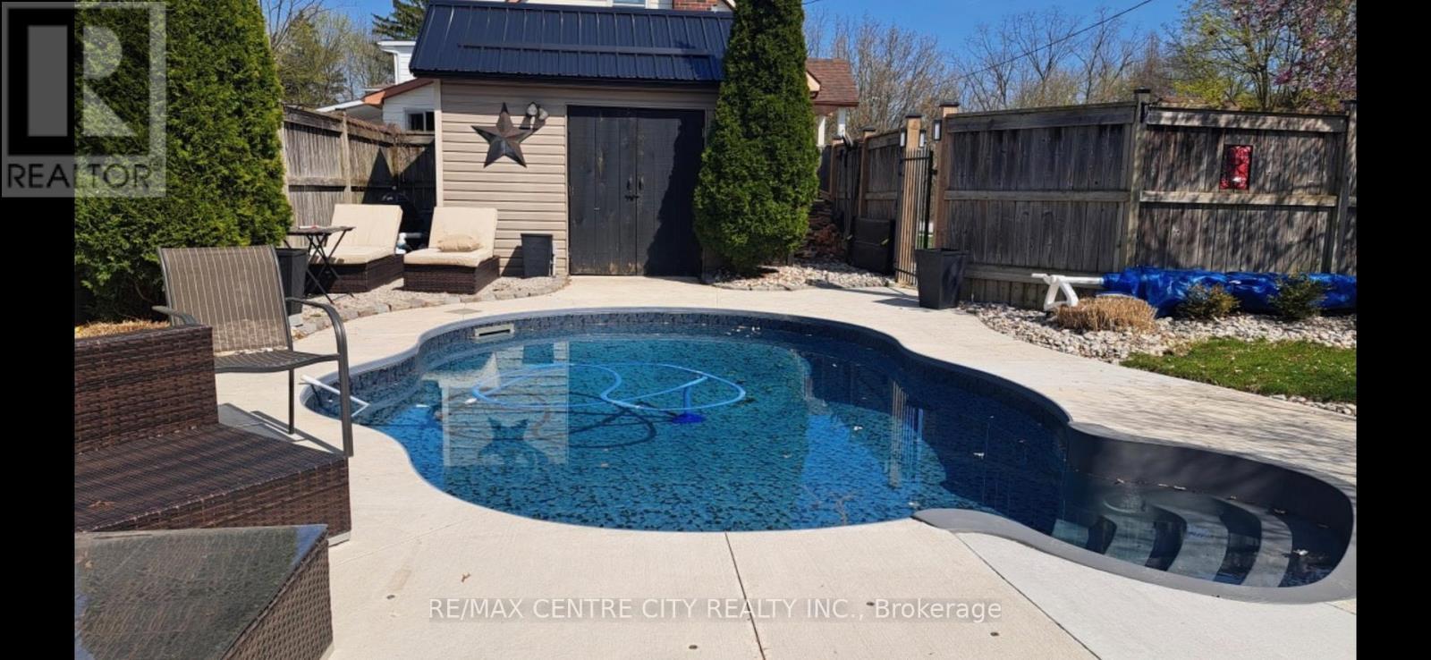 32 Third Avenue, St. Thomas, ON - Outdoor