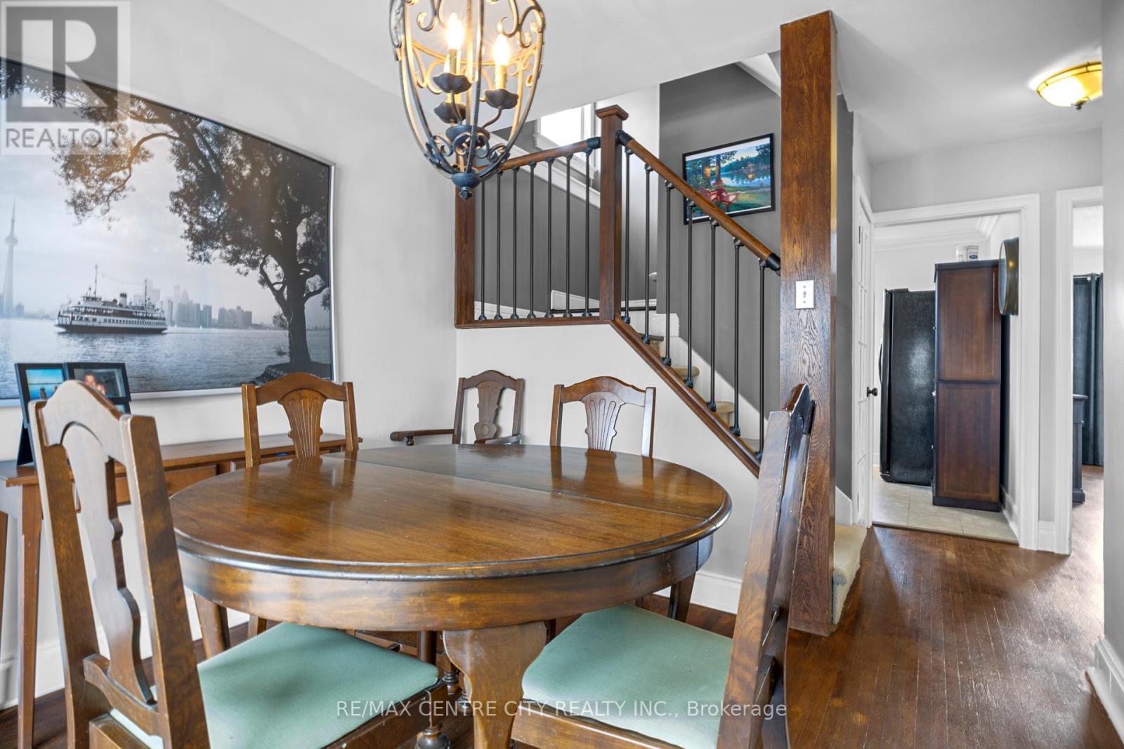 32 Third Avenue, St. Thomas, ON - Indoor Photo Showing Dining Room