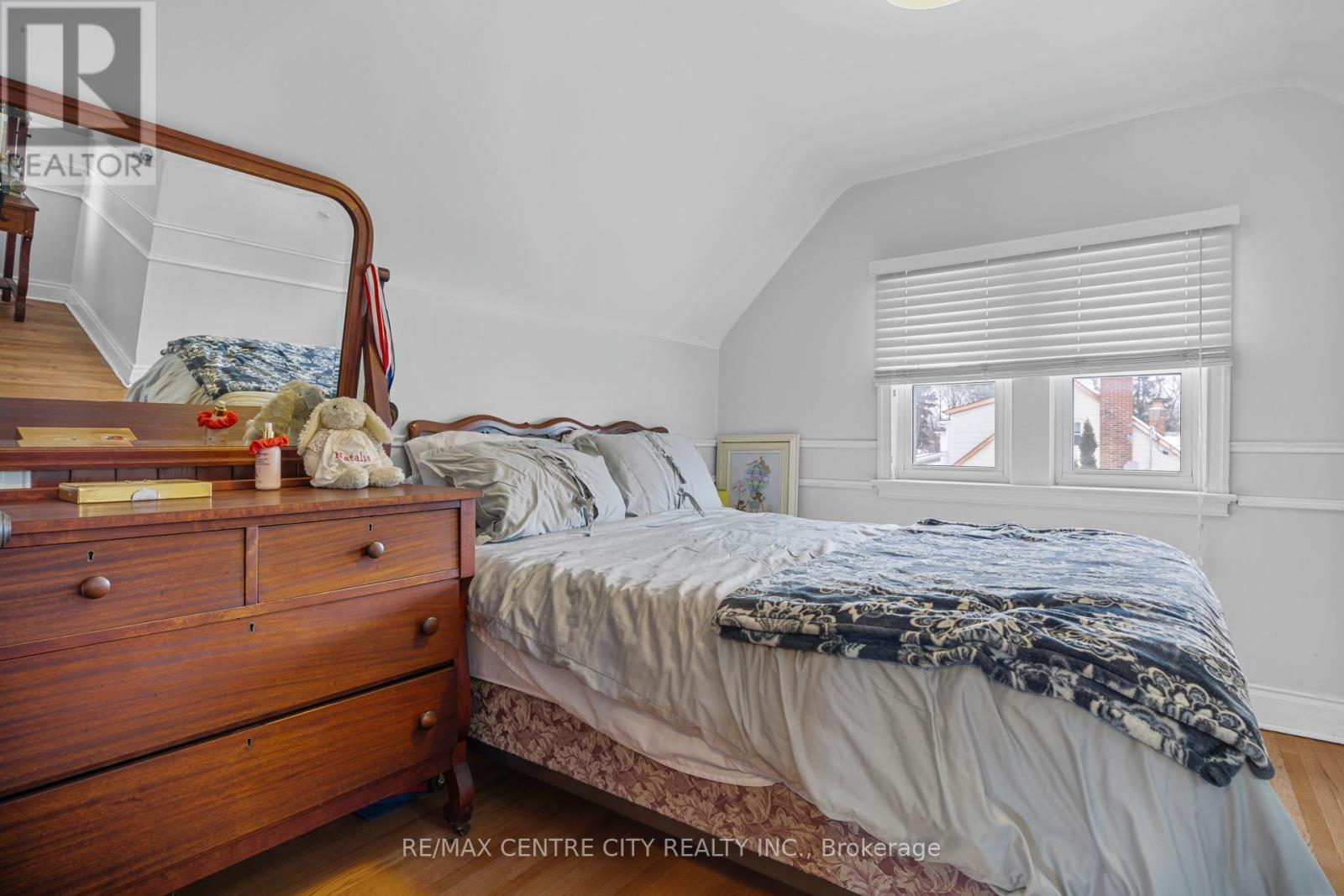 32 Third Avenue, St. Thomas, ON - Indoor Photo Showing Bedroom