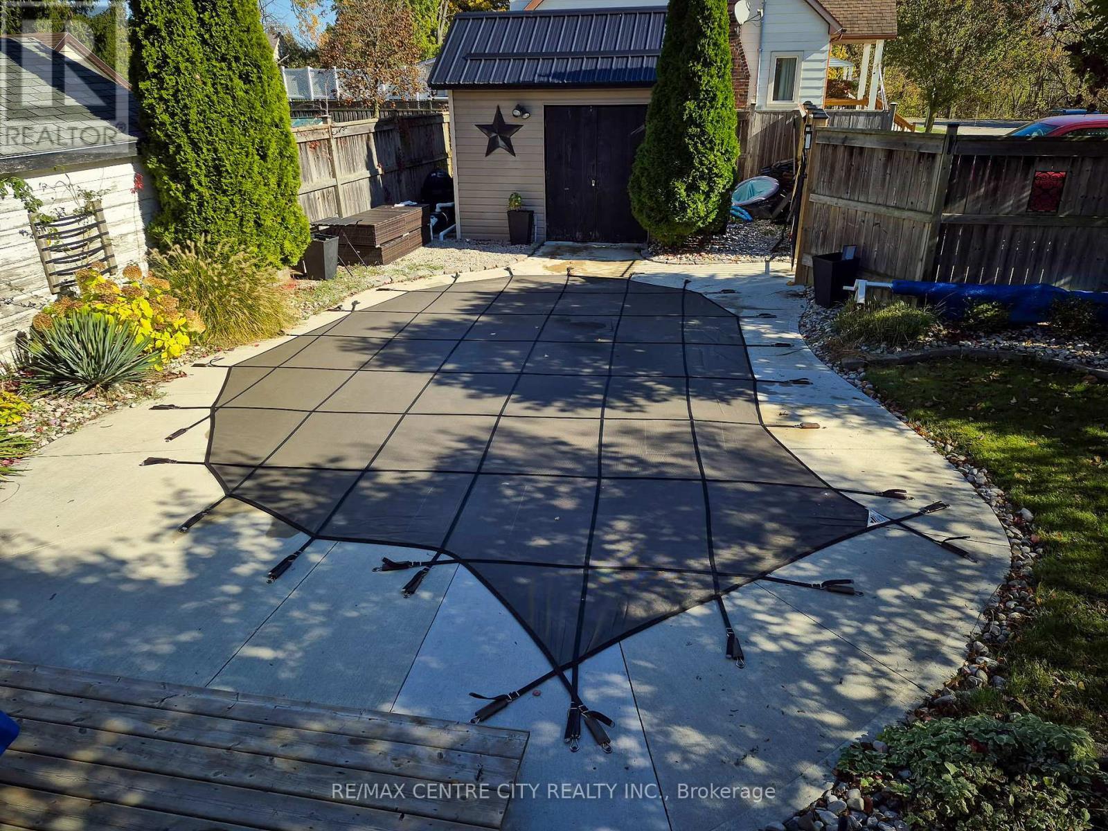 32 Third Avenue, St. Thomas, ON - Outdoor With Deck Patio Veranda