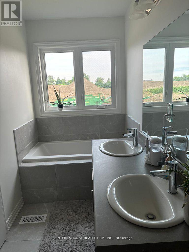 159 Shepherd Drive, Barrie, ON - Indoor Photo Showing Bathroom