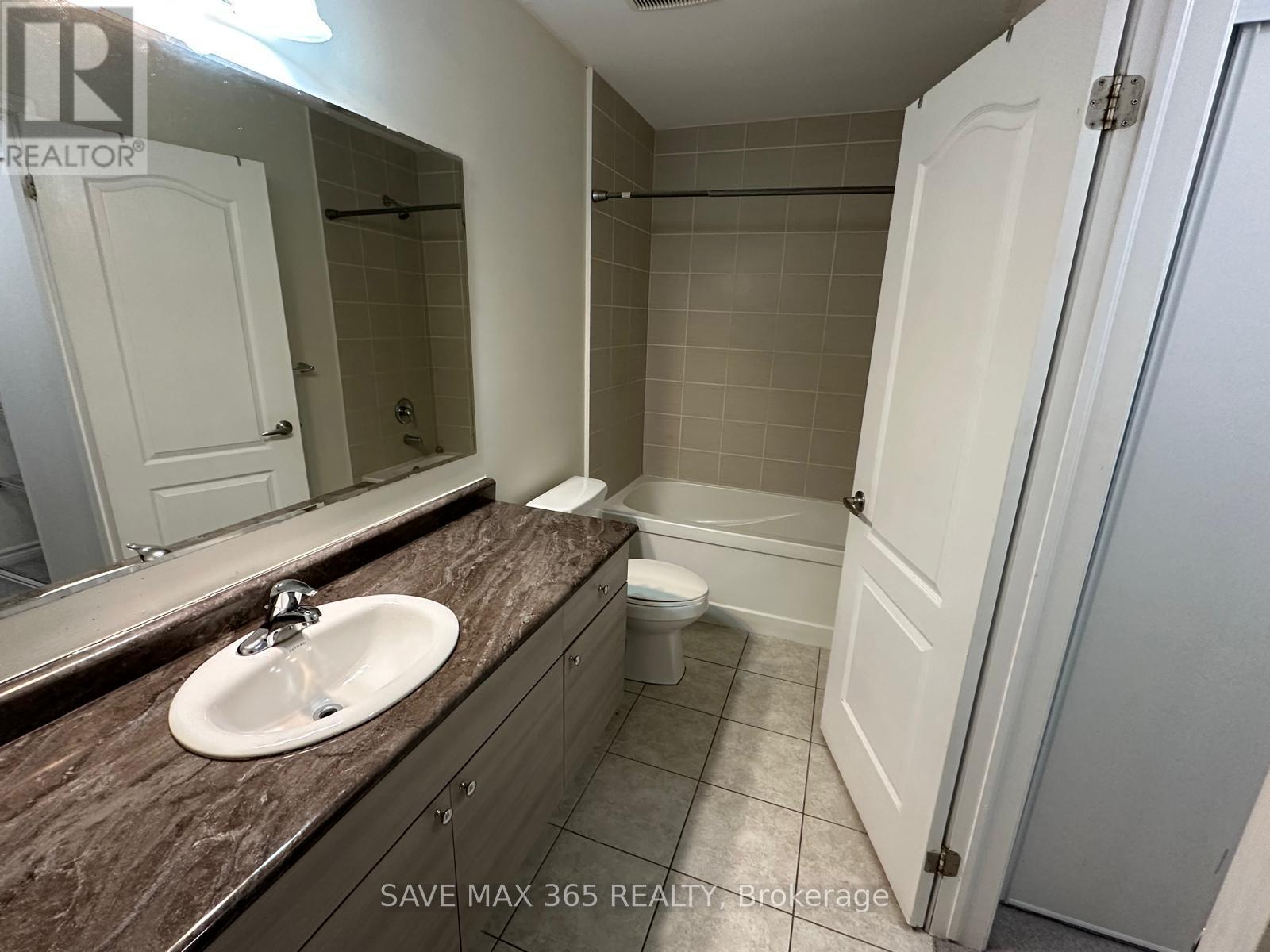 270 Grovehill Crescent, Kitchener, ON - Indoor Photo Showing Bathroom