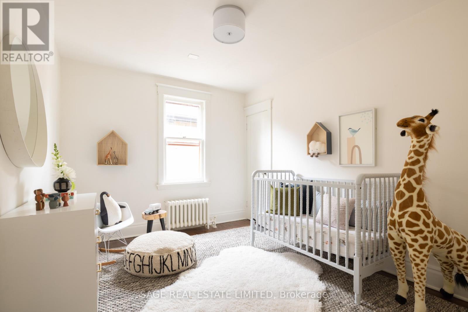 124 Cline Avenue N, Hamilton, ON - Indoor Photo Showing Bedroom