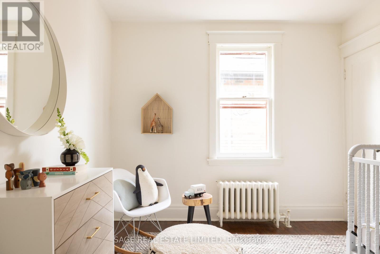 124 Cline Avenue N, Hamilton, ON - Indoor