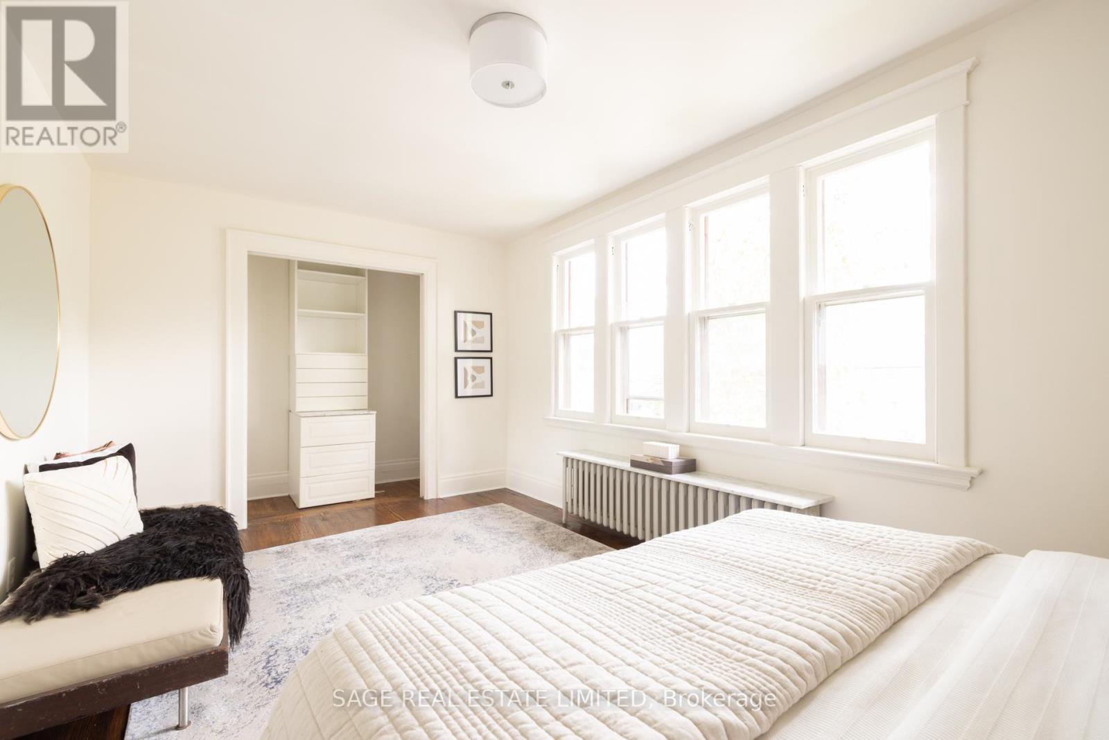 124 Cline Avenue N, Hamilton, ON - Indoor Photo Showing Bedroom