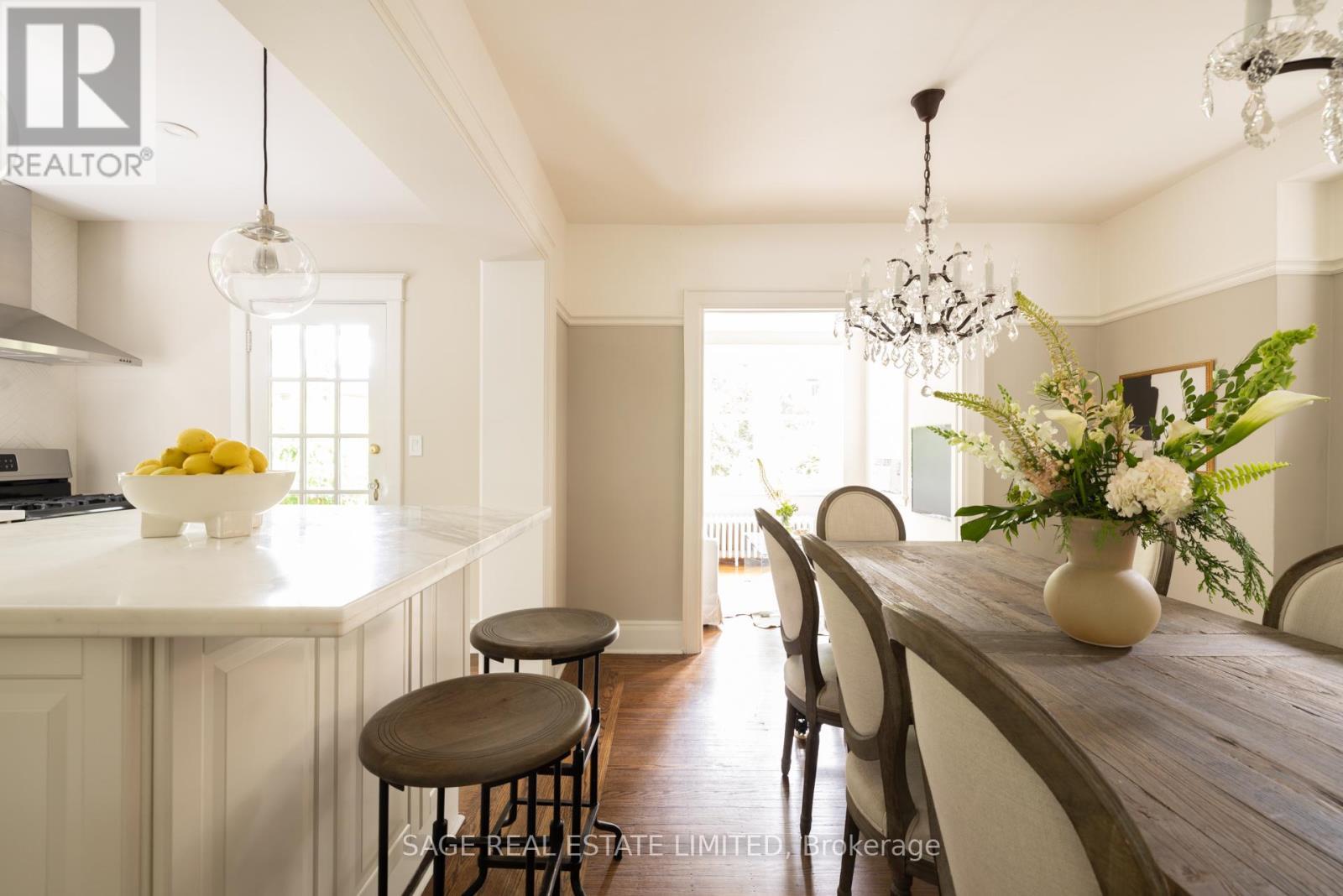 124 Cline Avenue N, Hamilton, ON - Indoor Photo Showing Dining Room