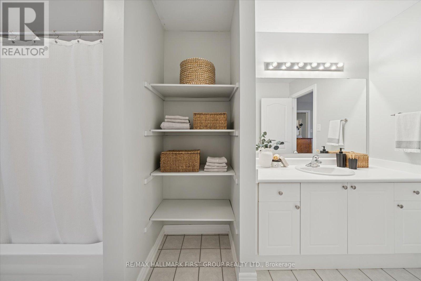 19 Elder Crescent, Whitby, ON - Indoor Photo Showing Bathroom
