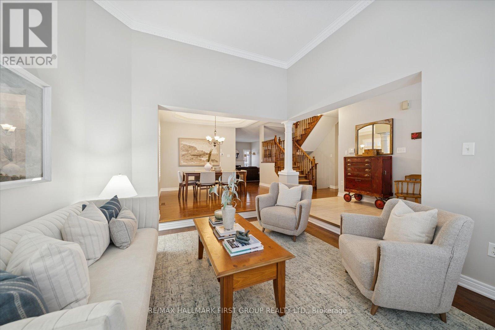 19 Elder Crescent, Whitby, ON - Indoor Photo Showing Living Room