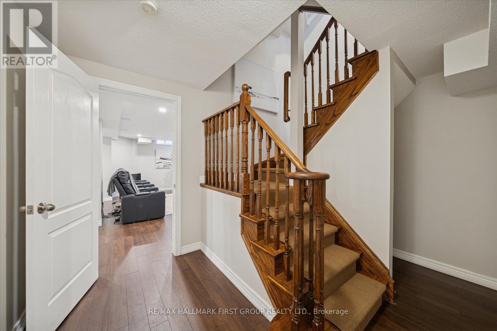 19 Elder Crescent, Whitby, ON - Indoor Photo Showing Other Room