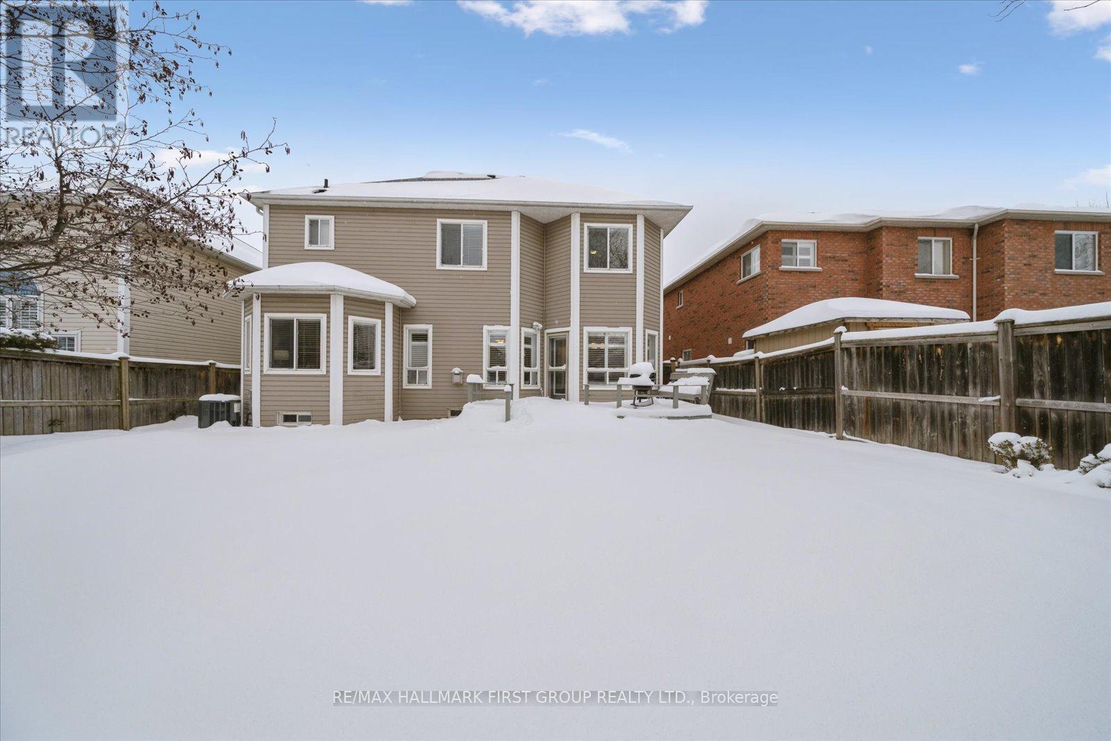 19 Elder Crescent, Whitby, ON -