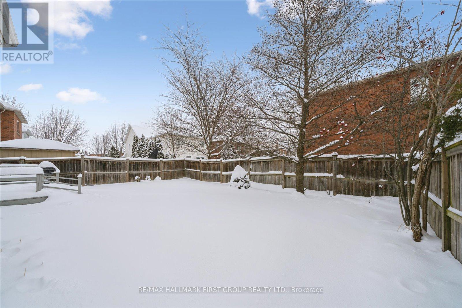 19 Elder Crescent, Whitby, ON - Outdoor