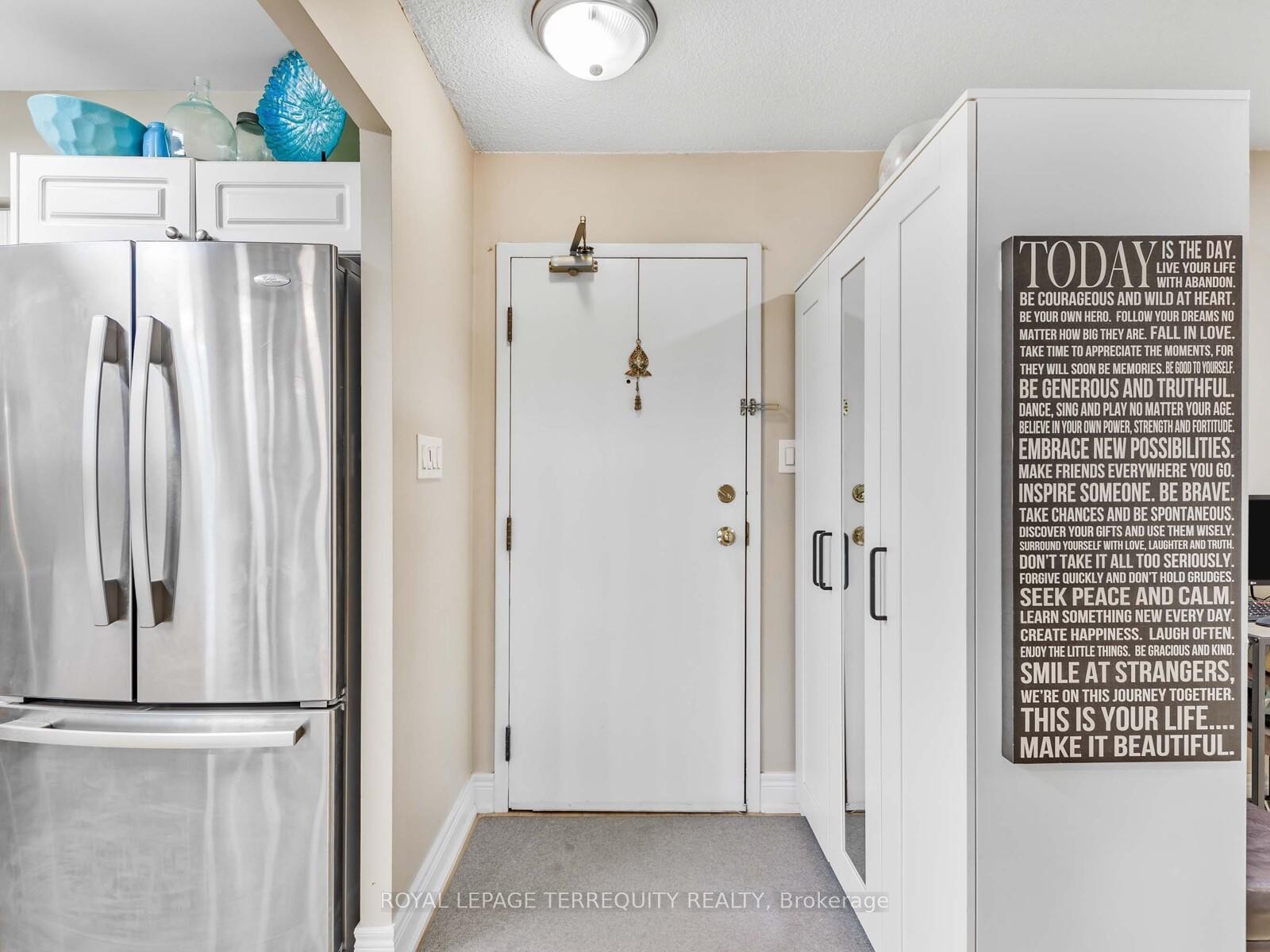 203-326 Major Mackenzie Drive E, Richmond Hill, ON - Indoor Photo Showing Other Room