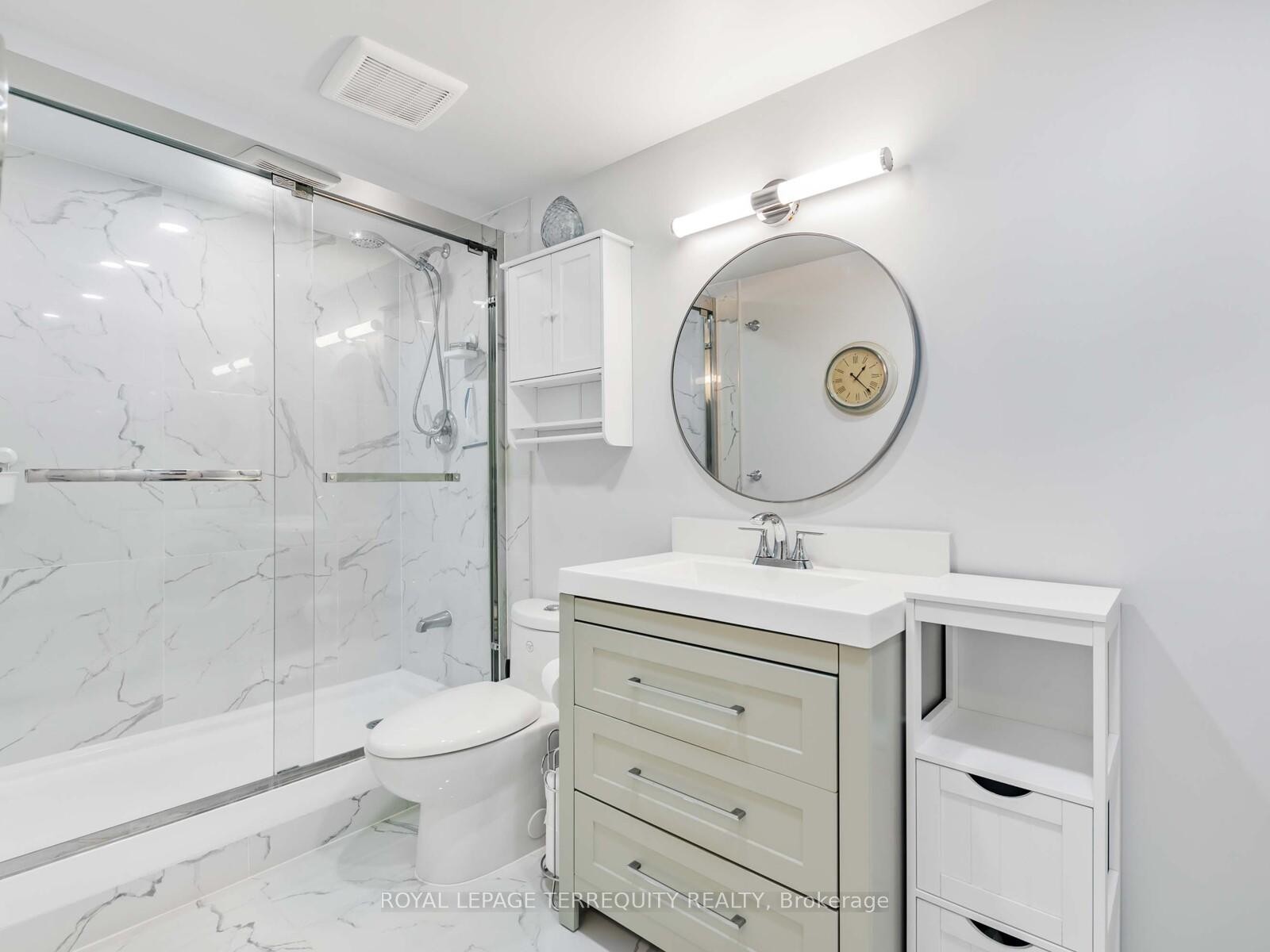 203-326 Major Mackenzie Drive E, Richmond Hill, ON - Indoor Photo Showing Bathroom