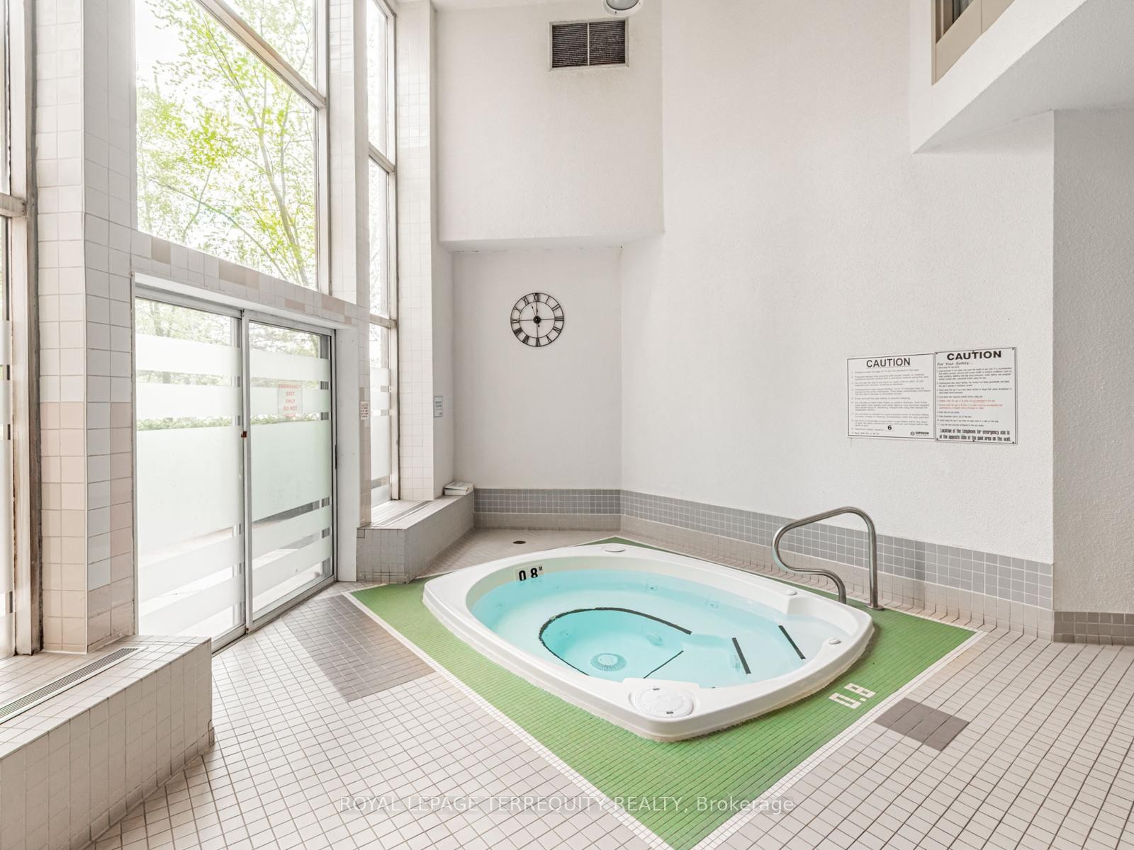 203-326 Major Mackenzie Drive E, Richmond Hill, ON - Indoor Photo Showing Other Room