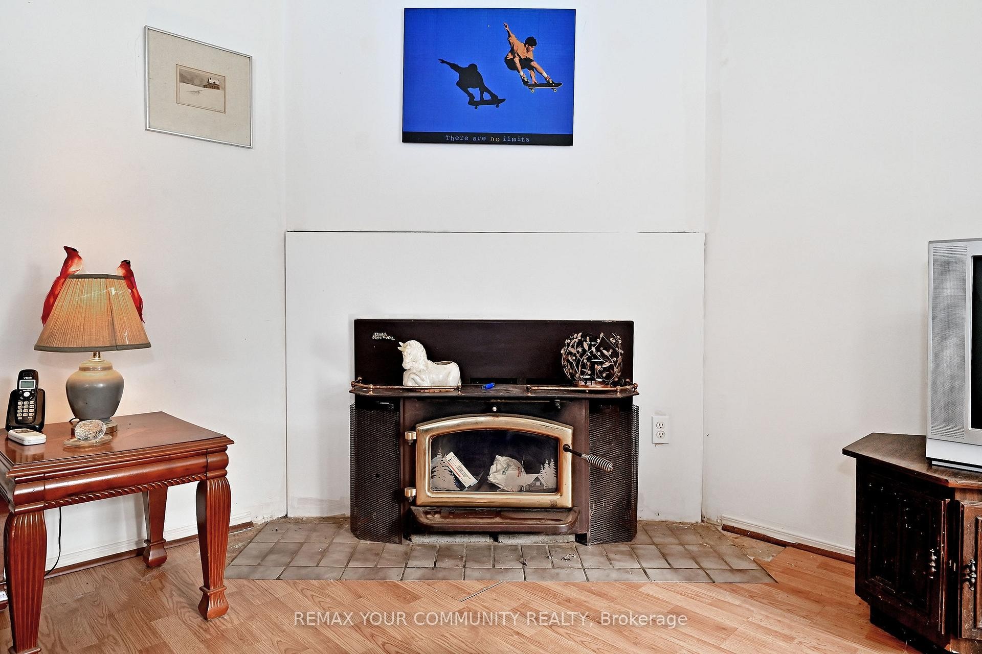 704 Hastings Avenue, Innisfil, ON - Indoor With Fireplace