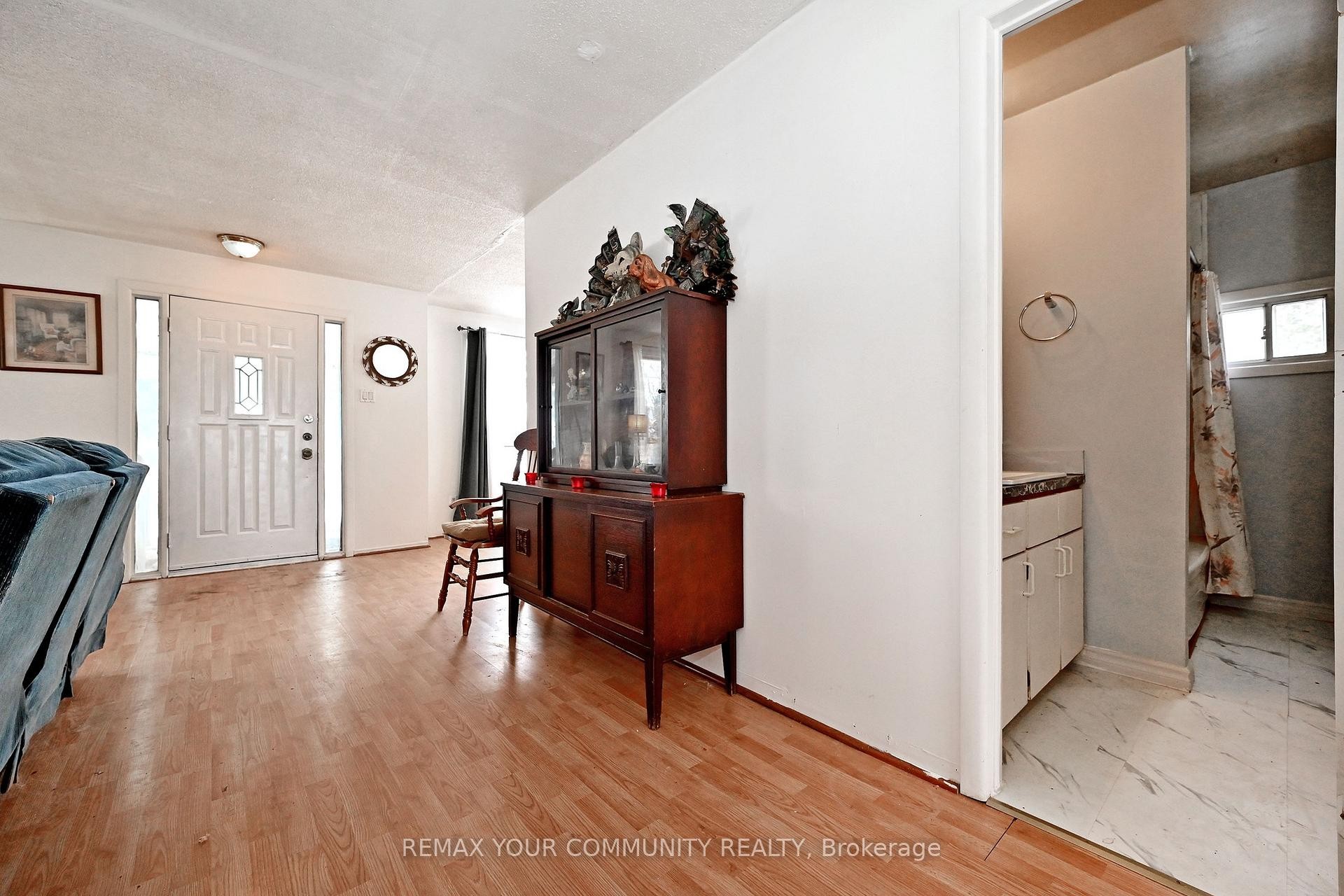 704 Hastings Avenue, Innisfil, ON - Indoor Photo Showing Other Room