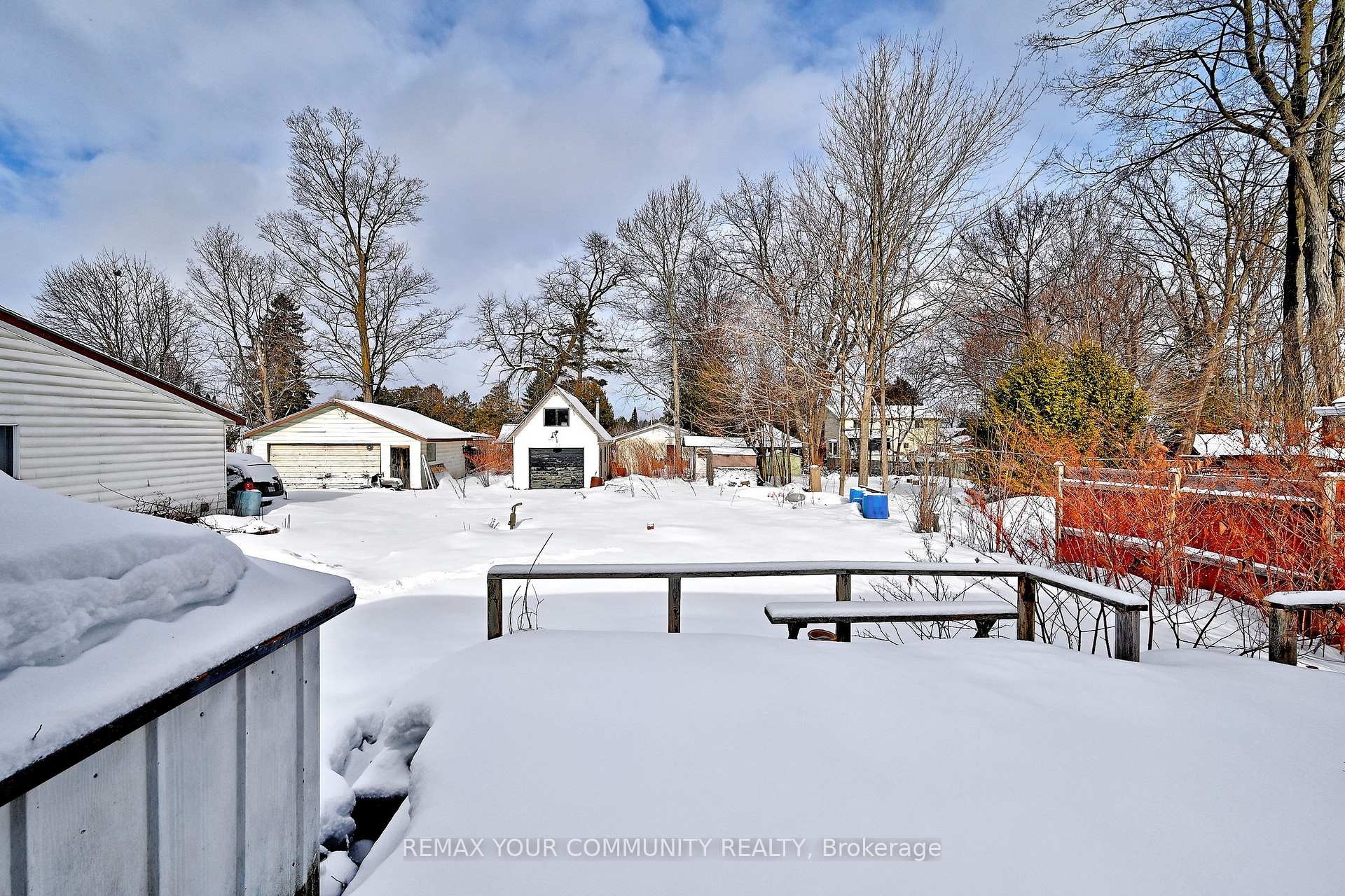 704 Hastings Avenue, Innisfil, ON - Outdoor