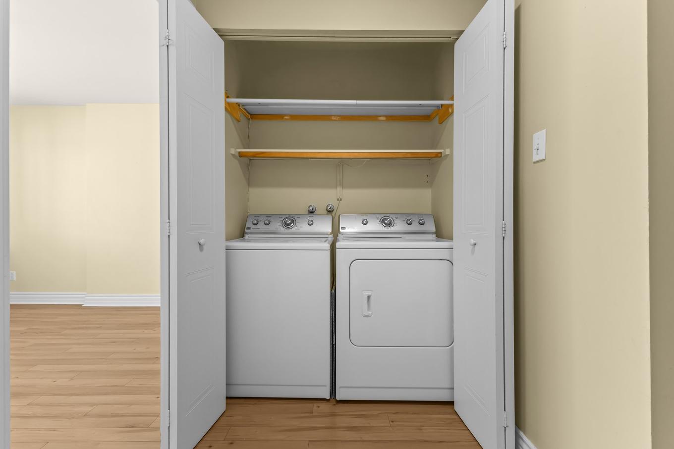 Salle de lavage - 102-5359 Rue Du Bocage, Terrebonne (La Plaine), QC - Indoor Photo Showing Laundry Room