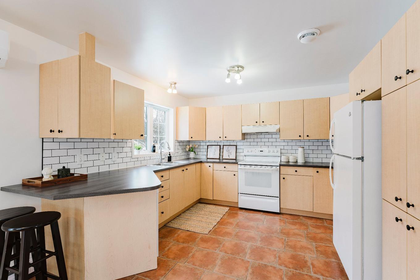 Kitchen - 1015 Rue Beausoleil, Sherbrooke (Brompton/Rock Forest/Saint-Élie/Deauville), QC - Indoor Photo Showing Kitchen