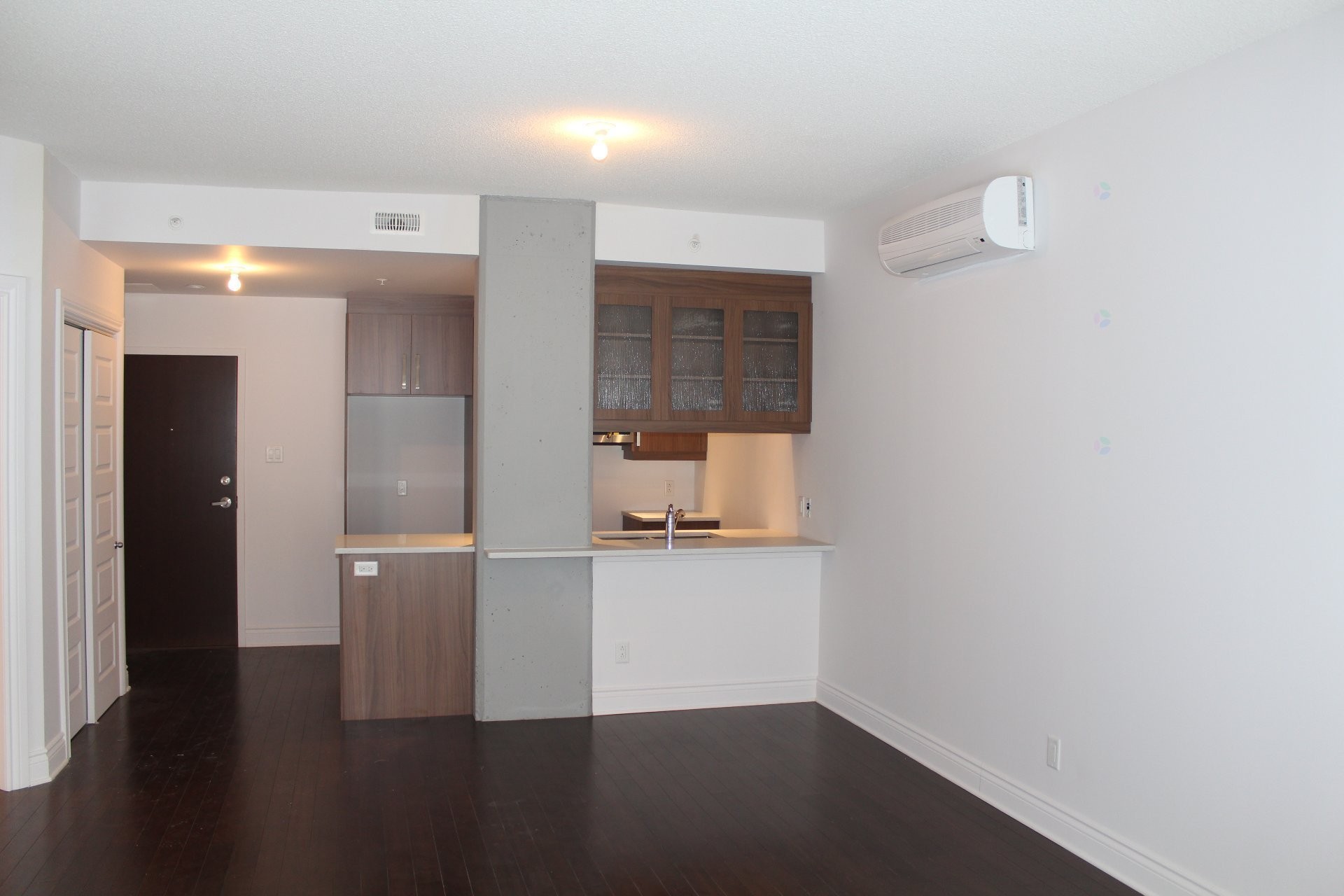 Living Room - 207-4125 Boul. St-Jean, Dollard-Des-Ormeaux, QC - Indoor