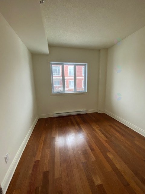 Bedroom - 403-100 Rue Barnett, Dollard-Des-Ormeaux, QC - Indoor Photo Showing Other Room