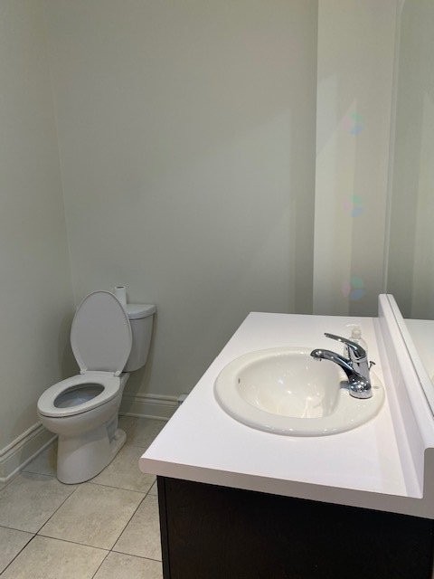 Bathroom - 403-100 Rue Barnett, Dollard-Des-Ormeaux, QC - Indoor Photo Showing Bathroom