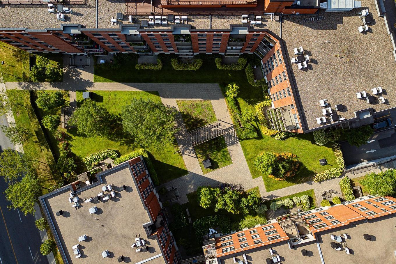 Photo aérienne - 408-4700 Boul. Henri-Bourassa O., Montréal (Saint-Laurent), QC - Outdoor