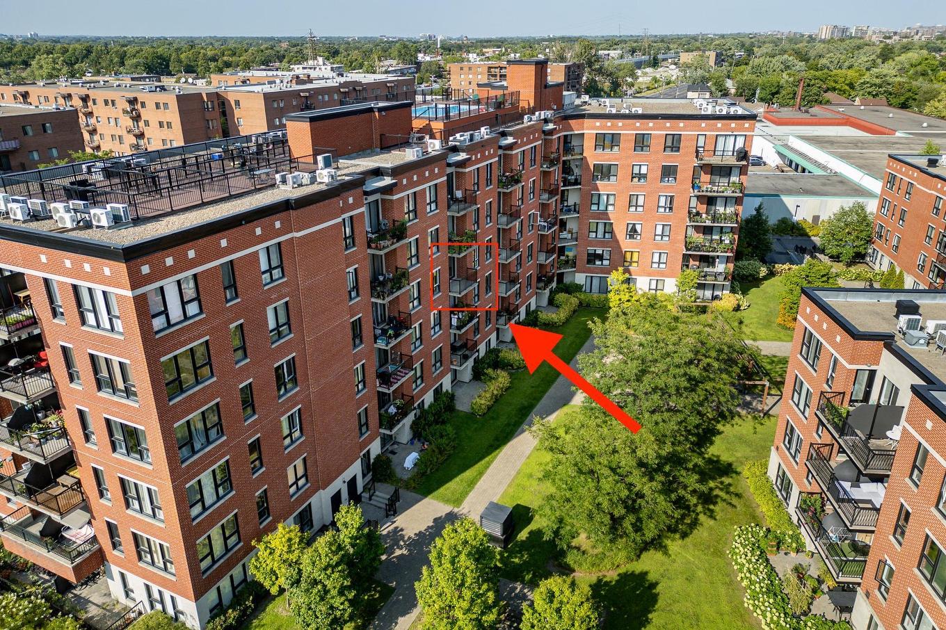 Photo aérienne - 408-4700 Boul. Henri-Bourassa O., Montréal (Saint-Laurent), QC - Outdoor With View