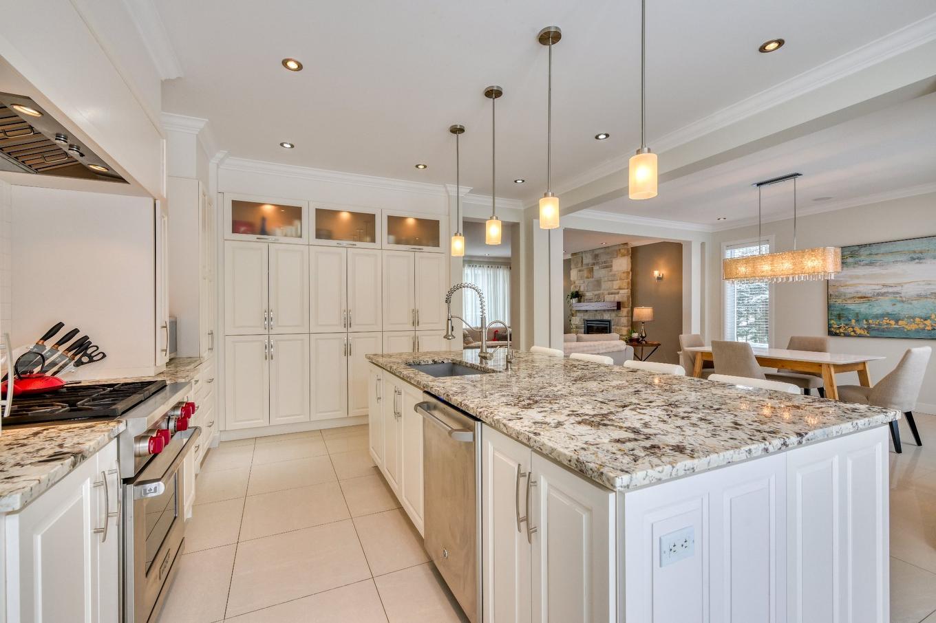 Cuisine - 199 Rue Du Bonniebrook, Saint-Colomban, QC - Indoor Photo Showing Kitchen With Upgraded Kitchen