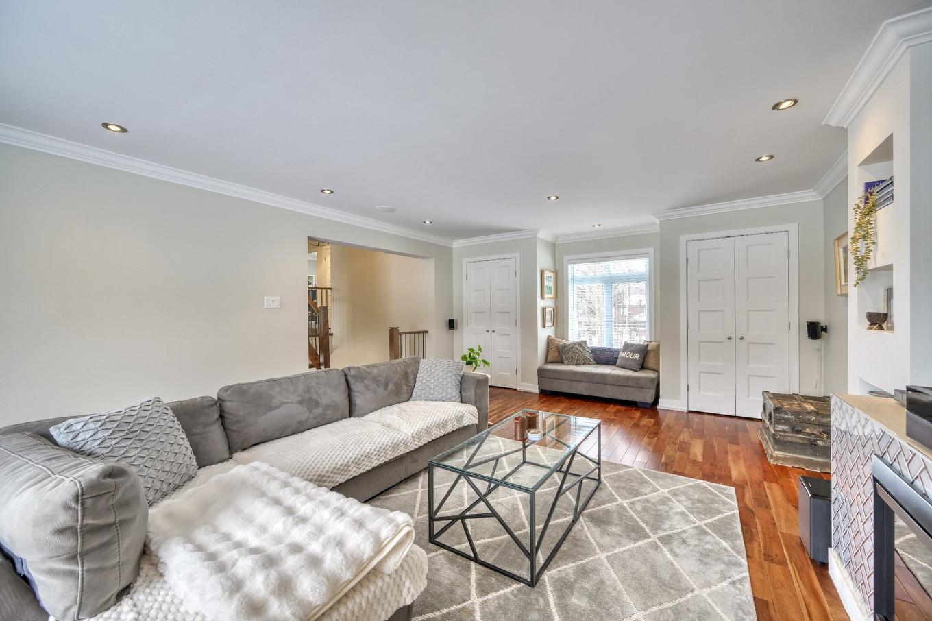 Salle familiale - 199 Rue Du Bonniebrook, Saint-Colomban, QC - Indoor Photo Showing Living Room