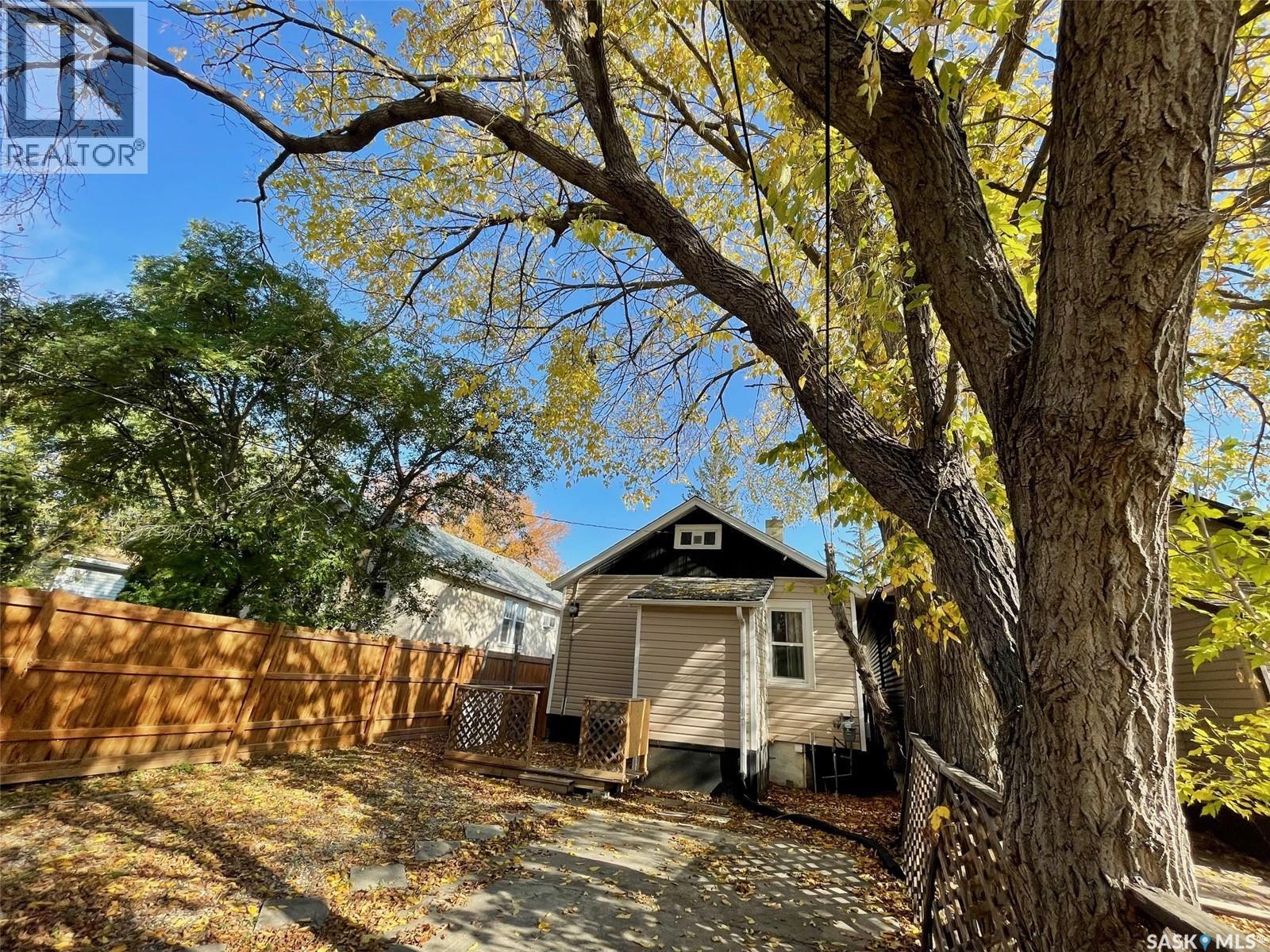 2172 Wallace Street, Regina, SK - Outdoor